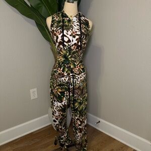 Bebe Tropical Jungle Print Half-Zip Hooded Jumpsuit | Size Large